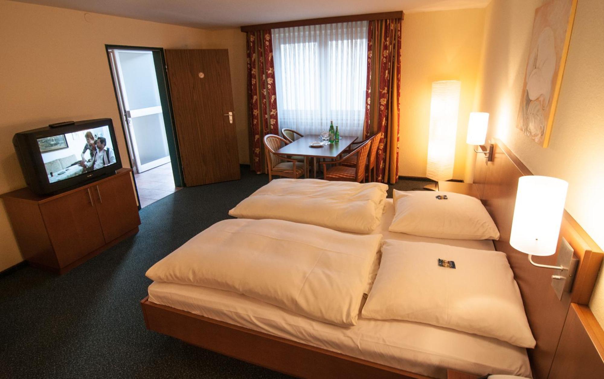 Hotel Hellers Krug Holzminden Zewnętrze zdjęcie