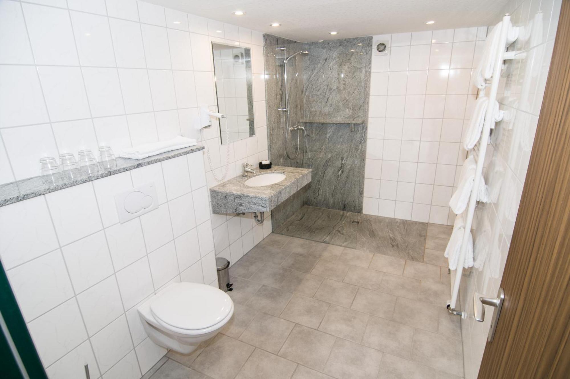 Hotel Hellers Krug Holzminden Zewnętrze zdjęcie