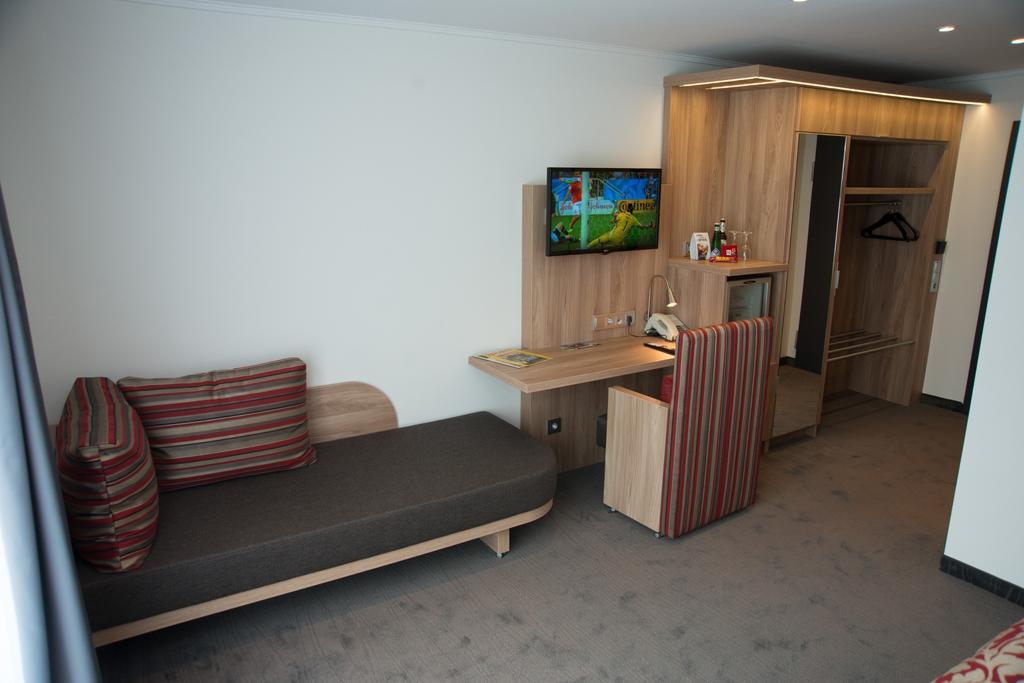 Hotel Hellers Krug Holzminden Zewnętrze zdjęcie