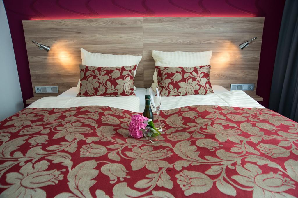 Hotel Hellers Krug Holzminden Zewnętrze zdjęcie